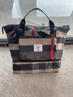 Photo - Traveling/Hand Bag
