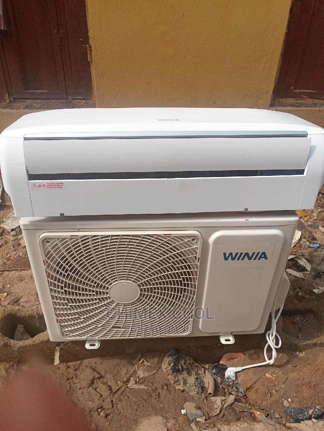 German Used 1.5hp Winia Inverter Air Conditioner in AmuwoOdofin Home