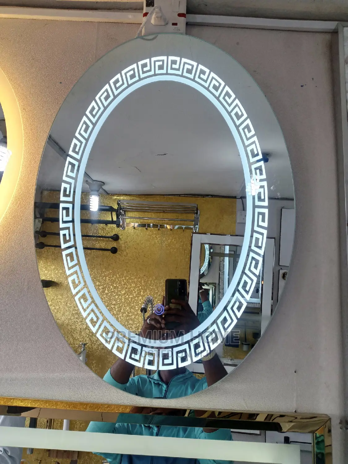 Oval Shaped 3 Led Light Mirror in Lagos Island (Eko) Home Accessories