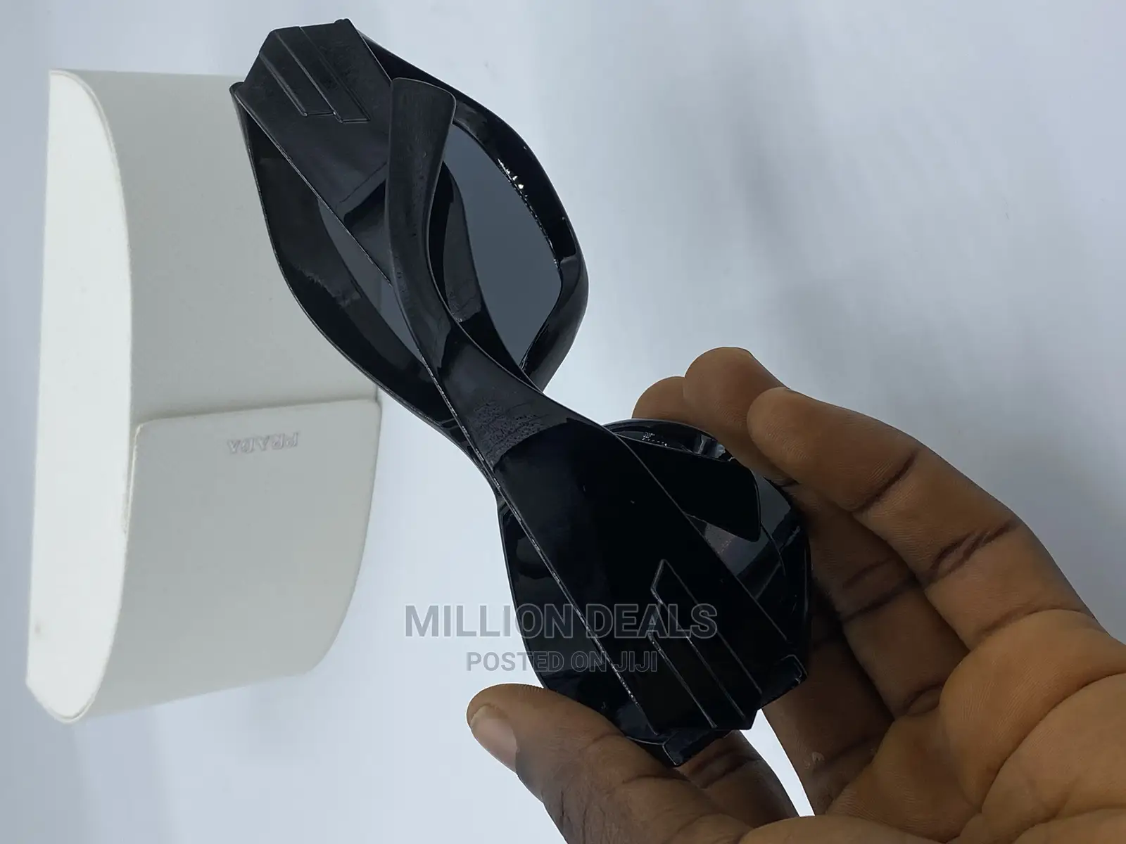 Black Glossy Spider Men’S Unique Trendy Sunglasses