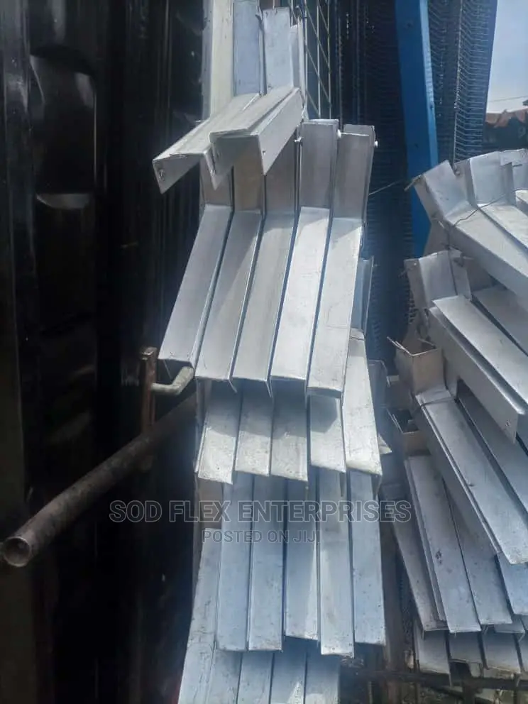Angle for Fence Wire in Lagos Island (Eko) Building Materials, Sod
