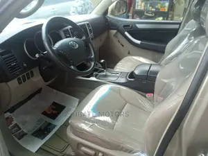 Toyota 4-Runner Limited V8 2008 Gold