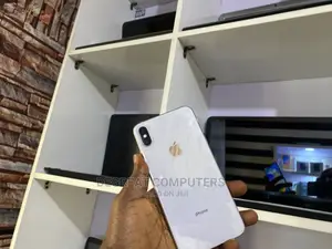Photo - Apple iPhone XS Max 64 GB White