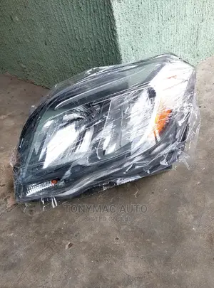 Photo - Mercedes-Benz Glk 350 2013 Headlights