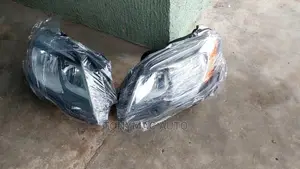 Photo - Mercedes-Benz GLK 350 Headlights Set