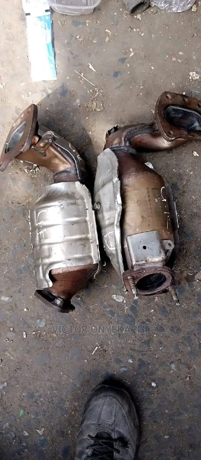 Engine Catalyst Converter Toyota Camry 2020 Model V6 in Mushin