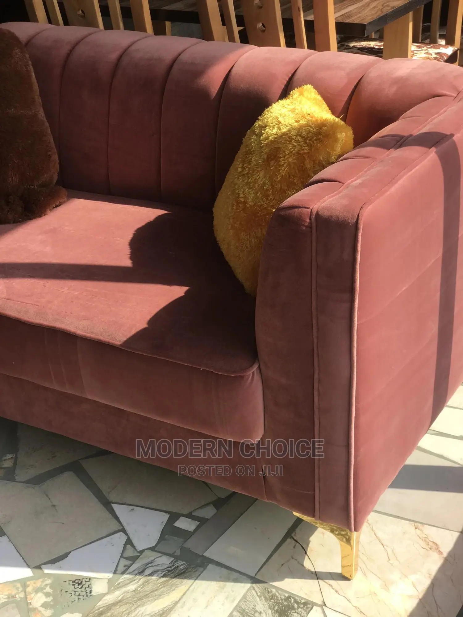 5 Seater Strip Sofa Up for Grab in Enugu Furniture, Gideon Onovo