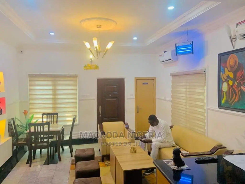 Shortlet: 3bedroom Duplex at Adeniyi Jones Ikeja