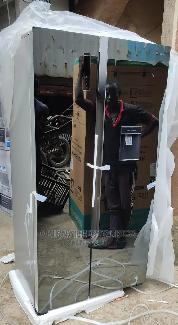 Brand New HISENSE Side by Side Fridge/Dispenser/Black Mirror