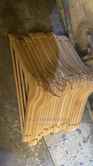 Photo - 10 Pieces of Wooden Hangers Per Bundle