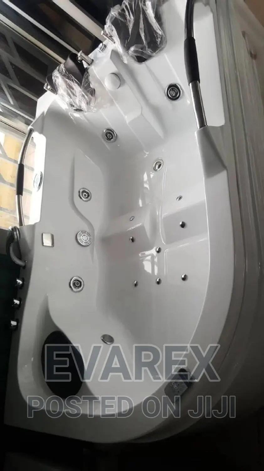 Quality Jacuzzi Bathtub for Two People in AmuwoOdofin Plumbing & Water Supply, Eva Rex Jiji.ng