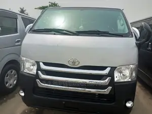 Photo - Toyota HiAce 2013 Silver
