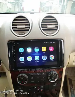Photo - Mercedes Benz ML 350 Multimedia Player