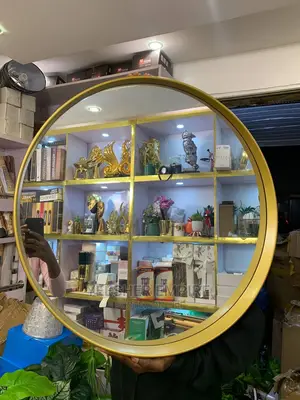 Photo - Luxury Gold Round Mirror