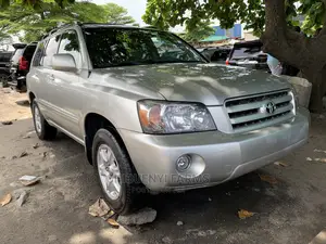 Photo - Toyota Highlander V6 2006 Gold