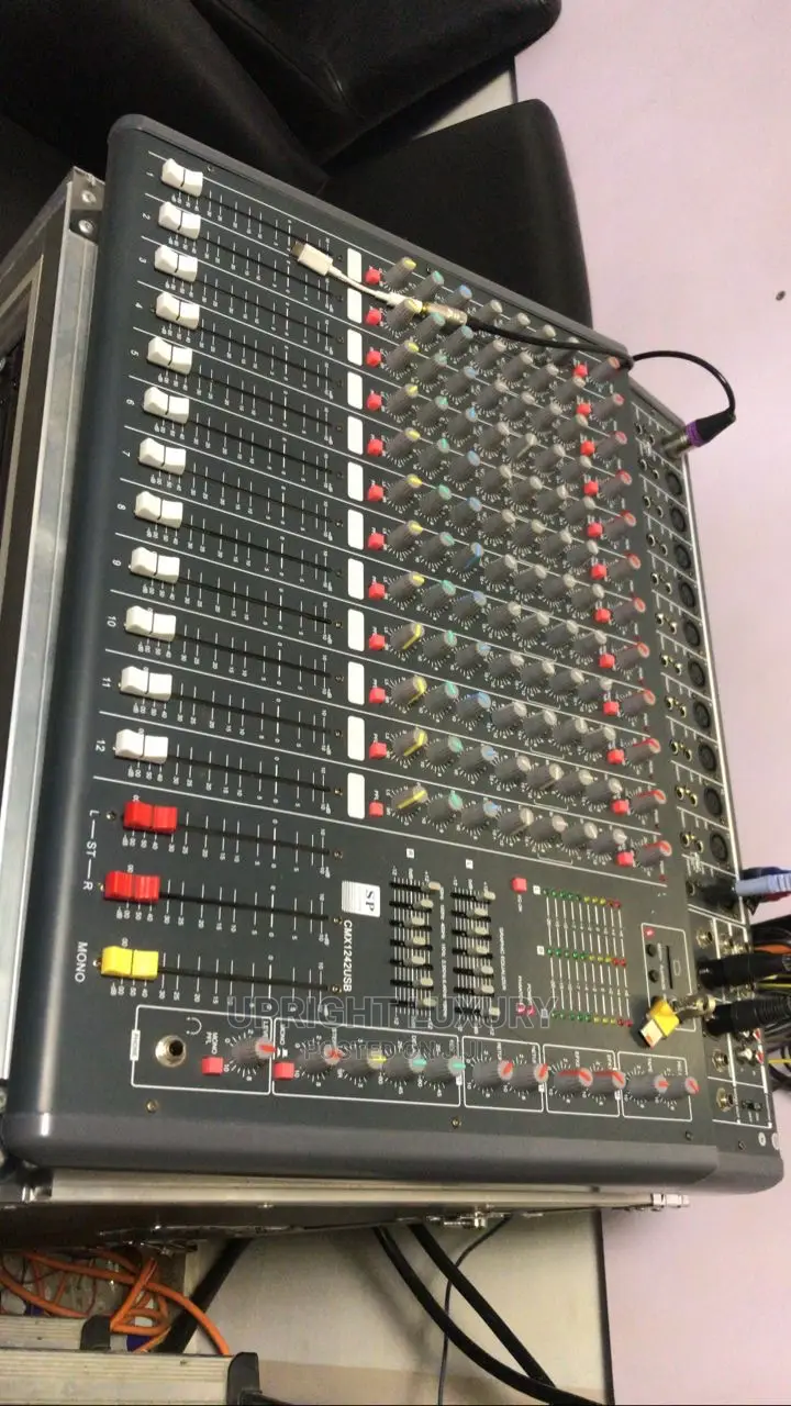 16 Channels Mixer in Ojo Musical Instruments & Gear, UPRIGHT LUXURY