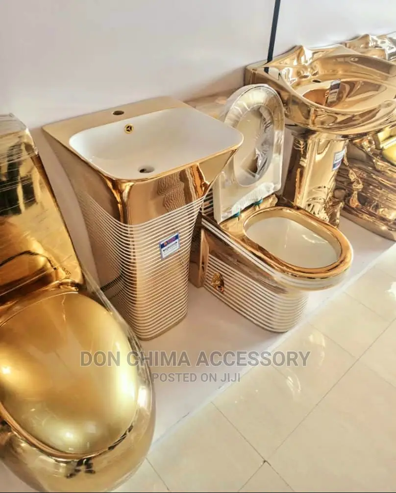 Gold Luxury Toilet in Lagos Island (Eko) Plumbing & Water Supply, Don