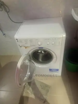 Photo - INDESIT 7KG Front Loader Automatic Wash Spin Machine