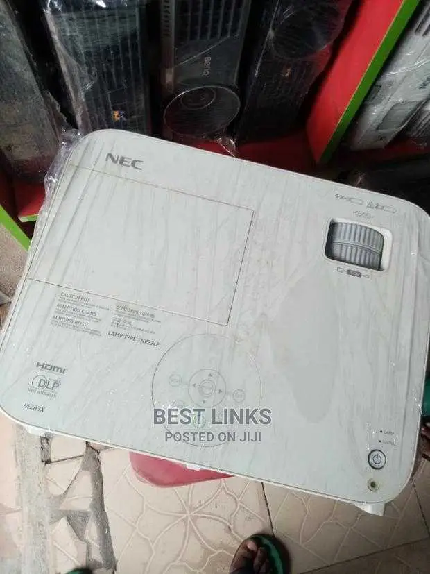Nec Projector With Hdmi 3500 Lumens , USB and Vga in Ikeja TV & DVD