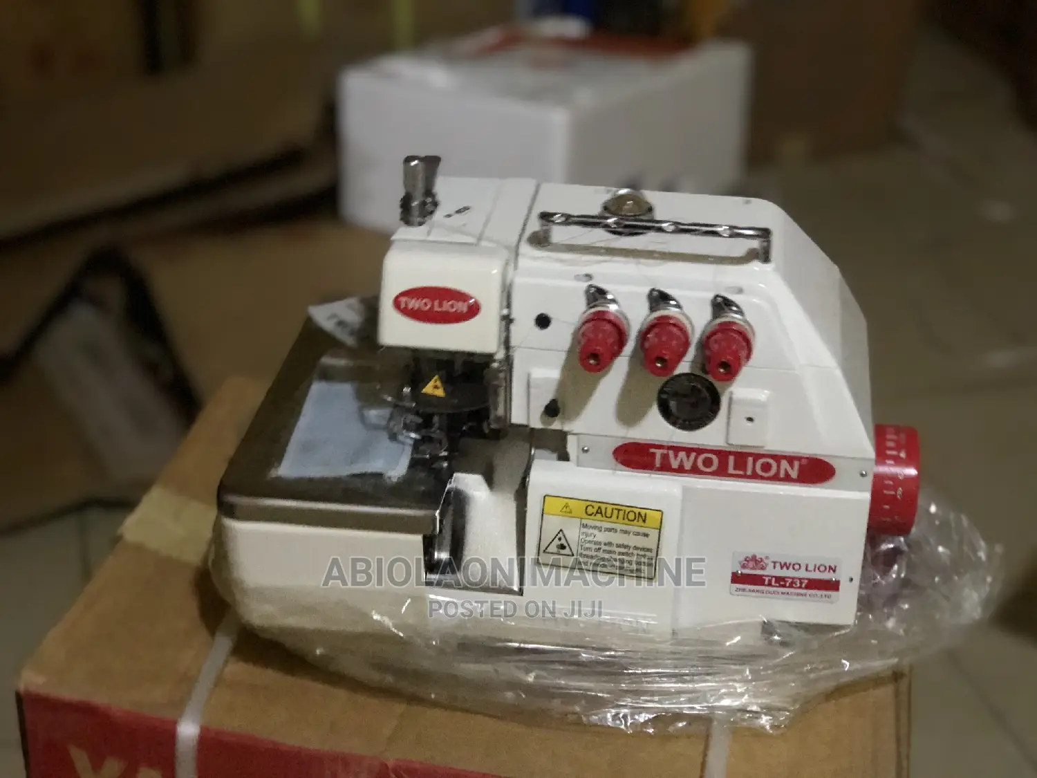 Two Lion Three Thread Weaving Machine (Overlock 737) in Lagos Island