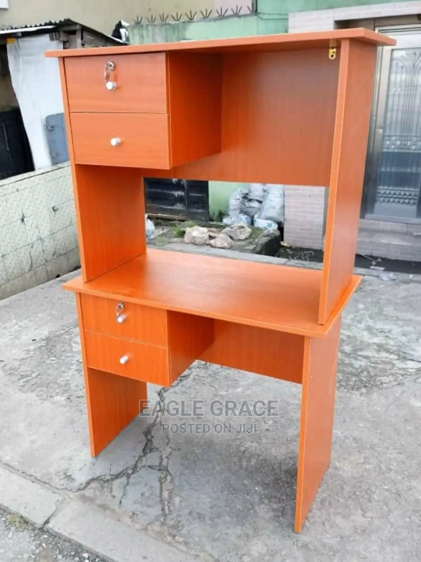 Modern Executive Wooden Office Table With Drawers in Surulere