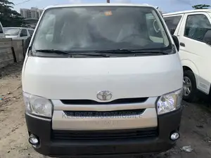 Photo - Toyota HiAce 2008 White