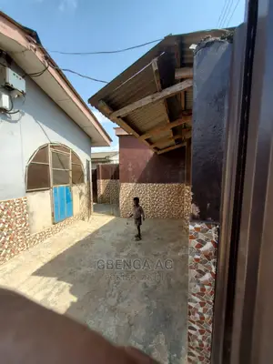 3bdrm Block of Flats in Ayobo Ajibay Bus, Alimosho for sale