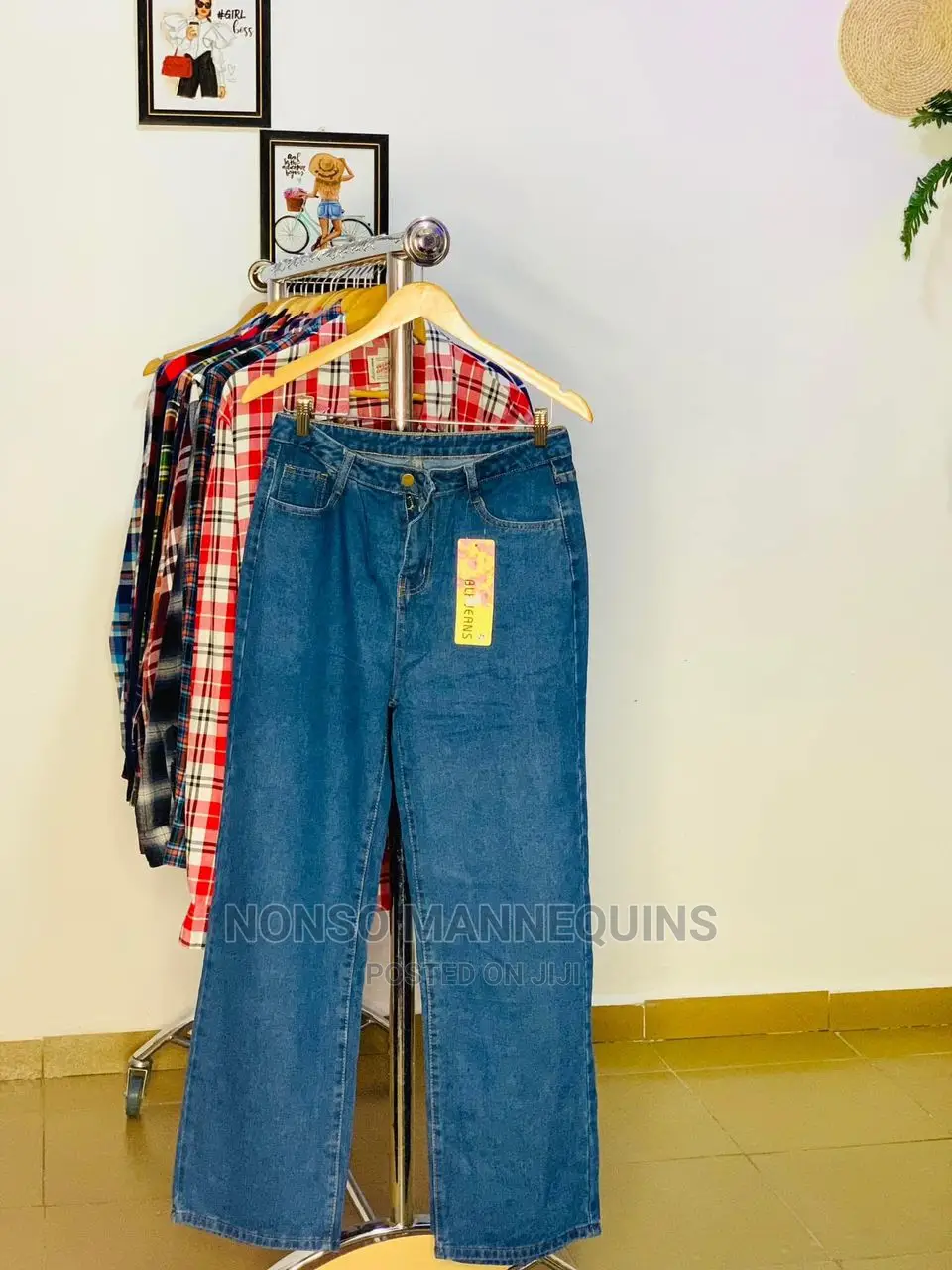 Single Silver Clothes Armspread Hangers in Lagos Island (Eko) Store