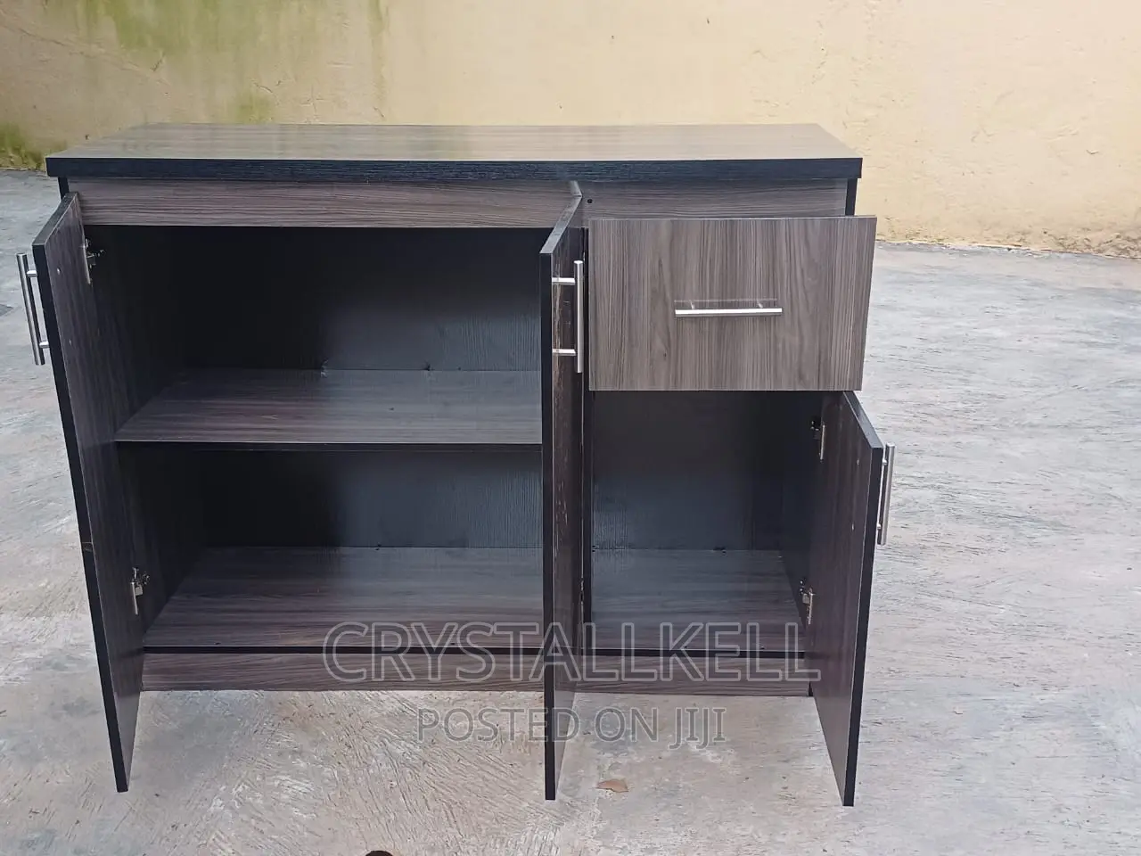 Kitchen in Lagos Island (Eko) Furniture, Crystalkel