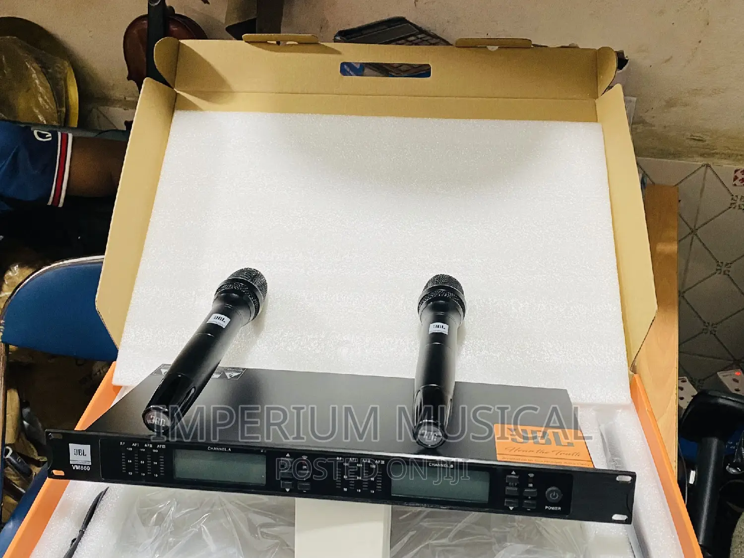 JBL VM860 Wireless Microphone in Ojo Audio & Music Equipment