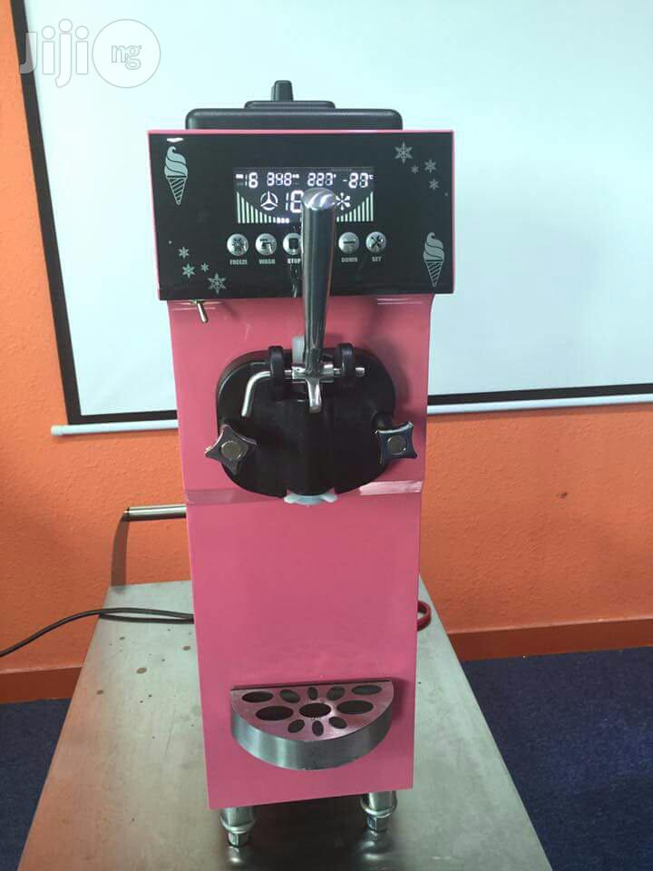 Tabel Ice Cream Maching Smor One in Ojo Restaurant & Catering