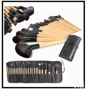 Photo - 24 Pcs Cosmetics Makeup Brush Set