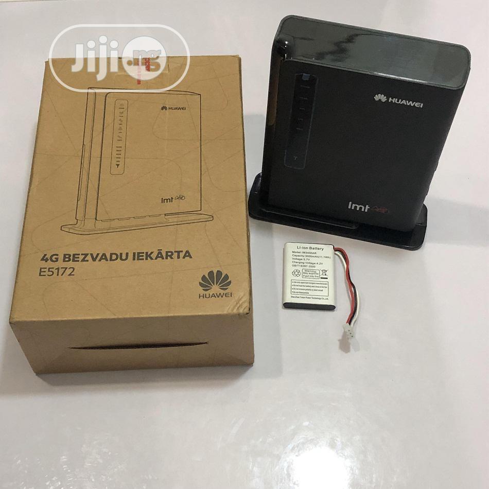 Huawei E5172 4G LTE Universal CPE Router With Backup Battery in Ikeja