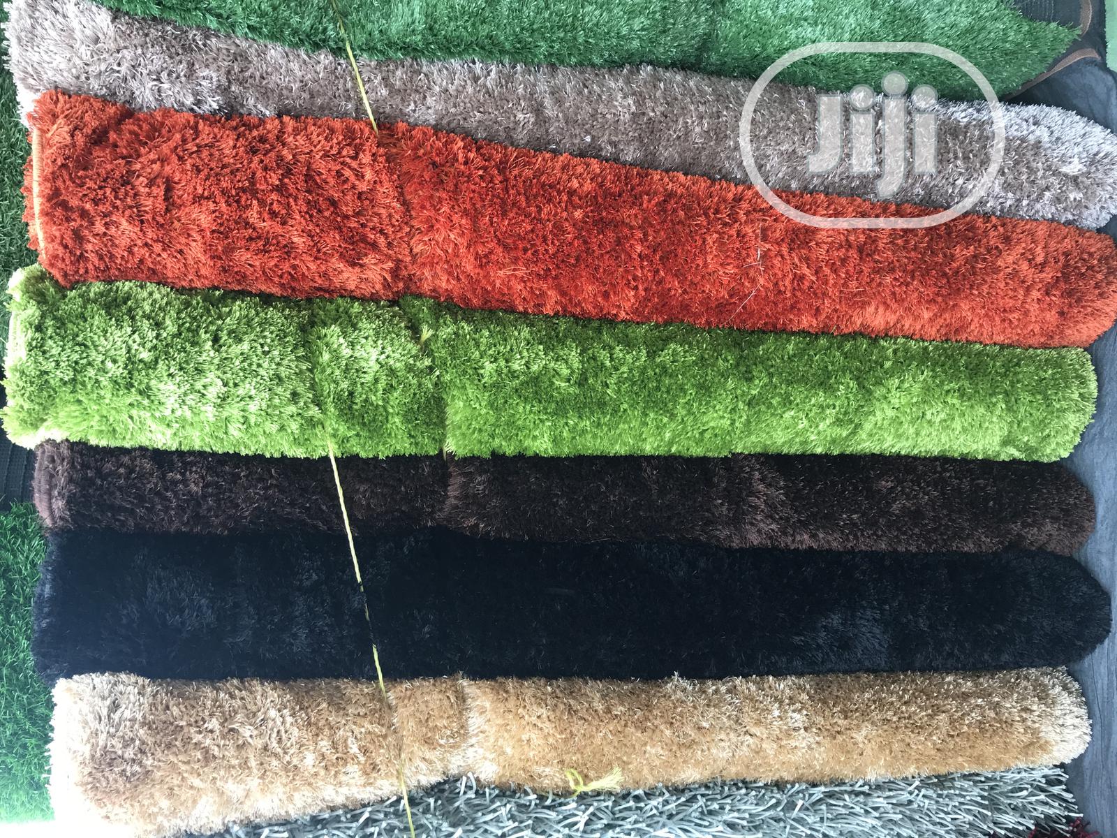 Plain Color Fluffy/Shaggy Center Rugs (4/6) in Ikoyi Home Accessories