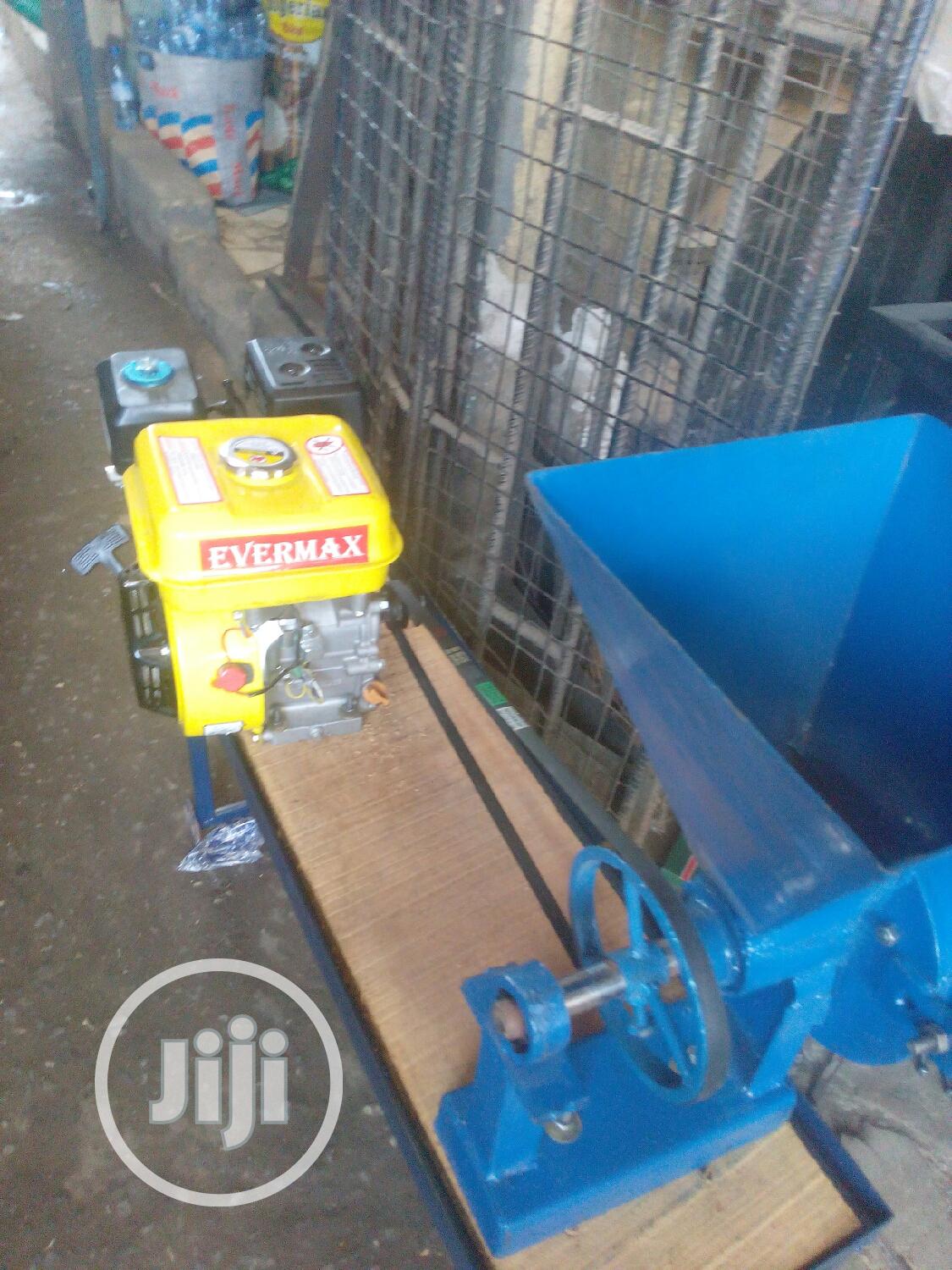 Grinding Machine in Ojo Manufacturing Equipment, EMMYTEX INVESTMENT