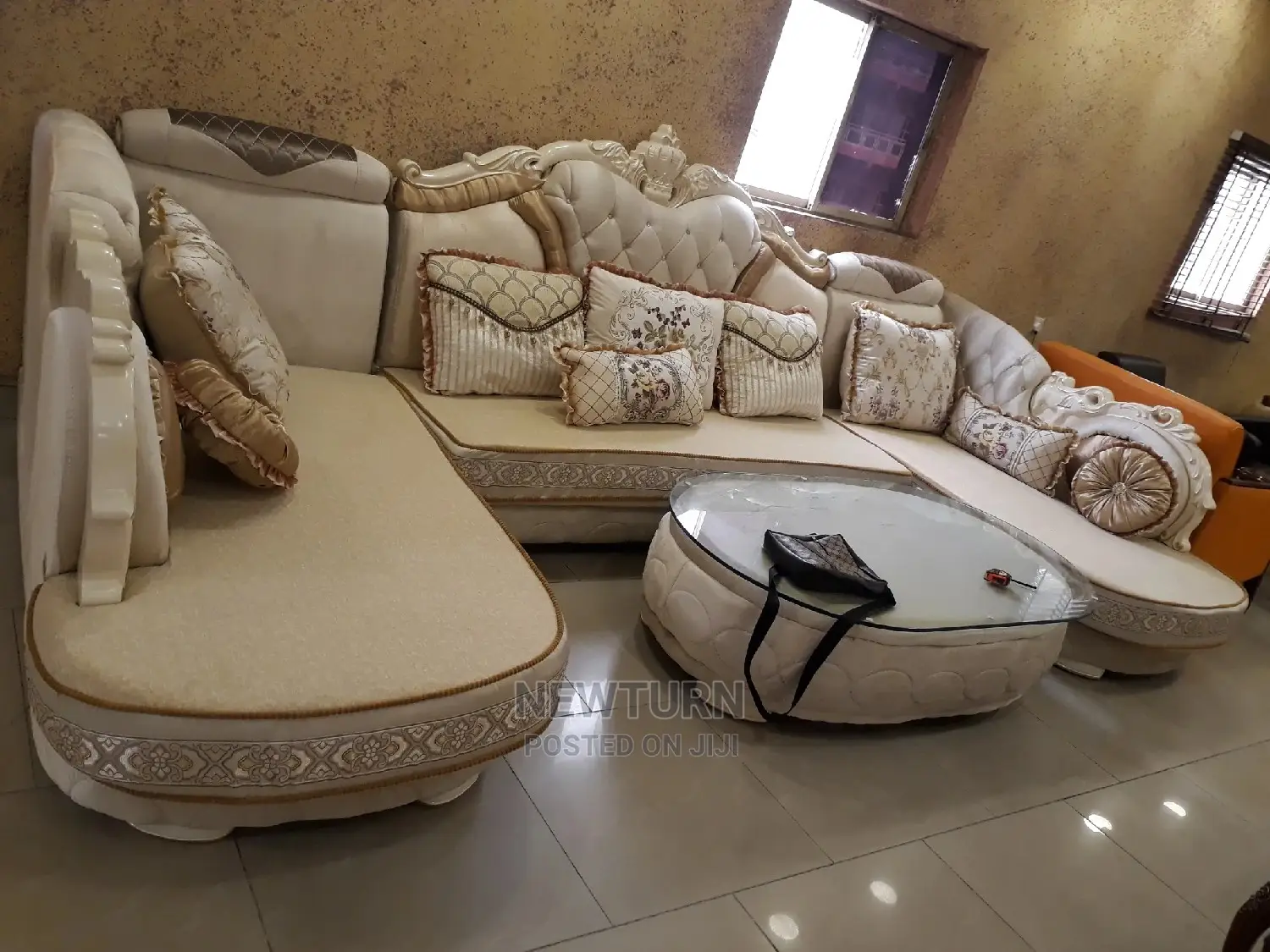 Luxury LShaped Living Room Sofa Chair. in Lagos Island (Eko