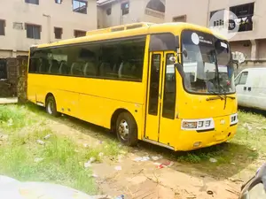Photo - Hyundai Luxurious Bus