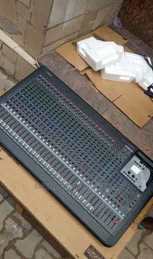 Photo - Yamaha Mgp32channel Mixer