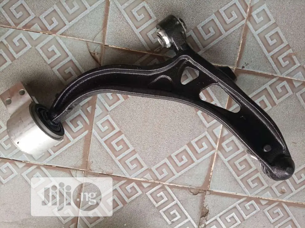 Ford Explorer 2013 Lower Arm in Lagos Island (Eko) Vehicle Parts
