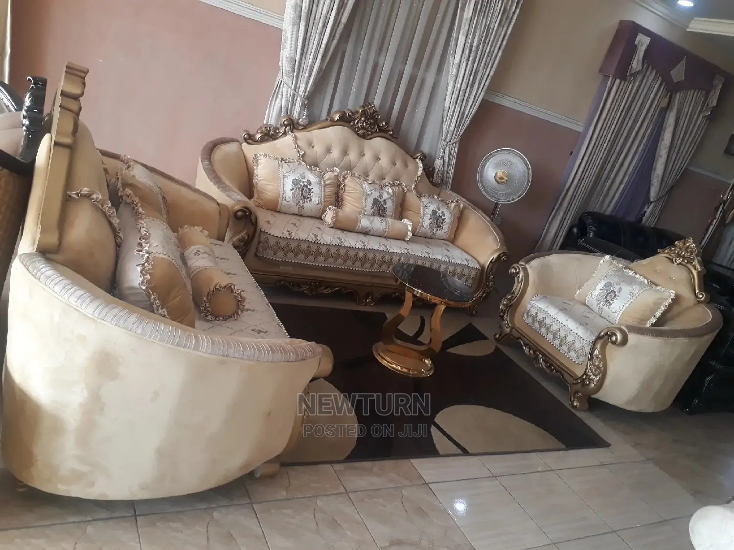Modern 7 Seater Fabric Living Room Unique Sofa Chair. in Lagos Island