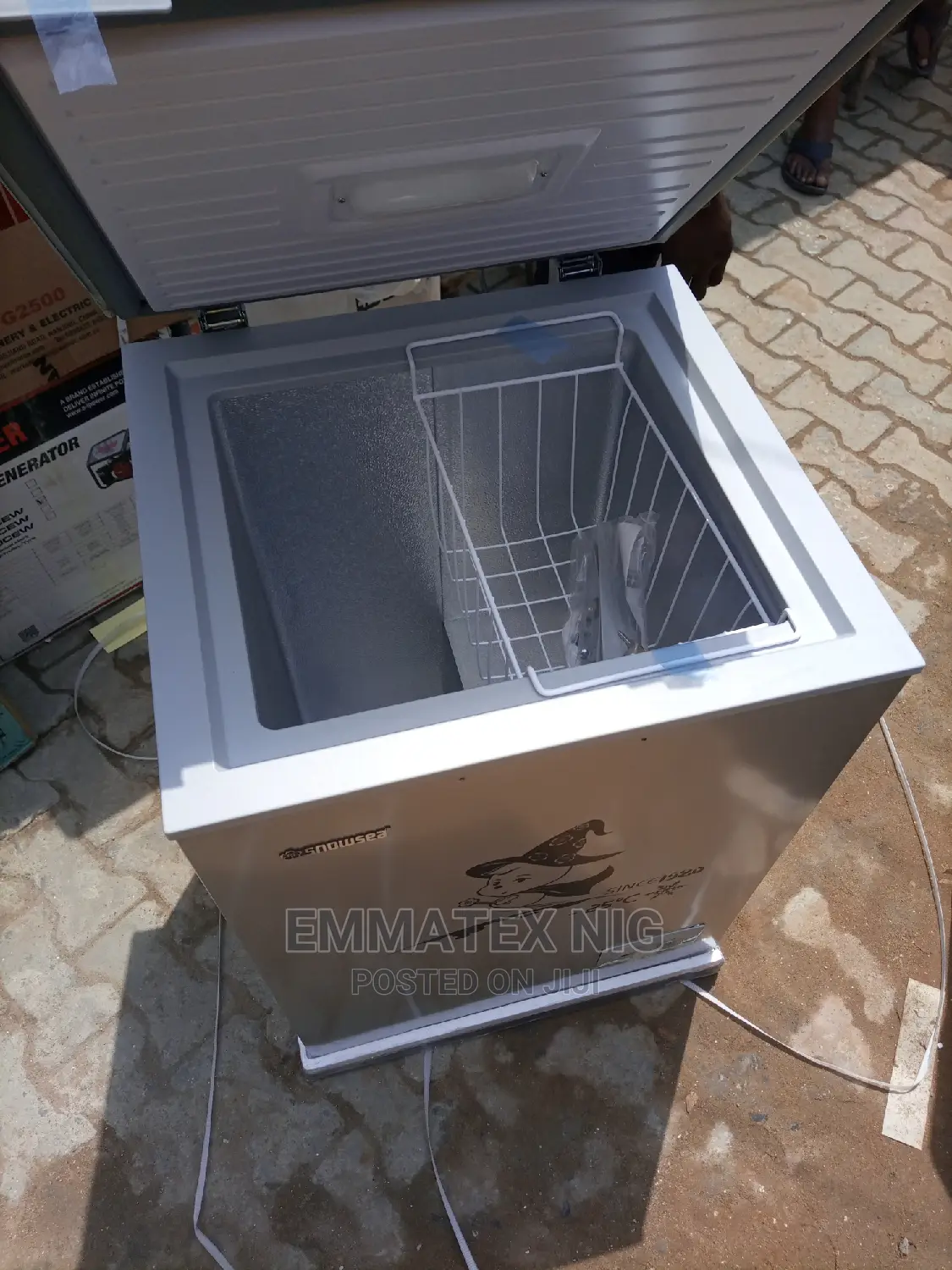 Snow Sea Chest Freezer 100 Litres in Lagos Island (Eko) Kitchen