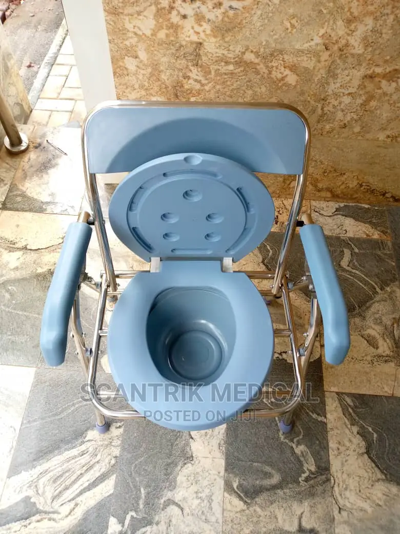 Commode Toilet Chair for Elderly With Seat and Bedpan in PortHarcourt