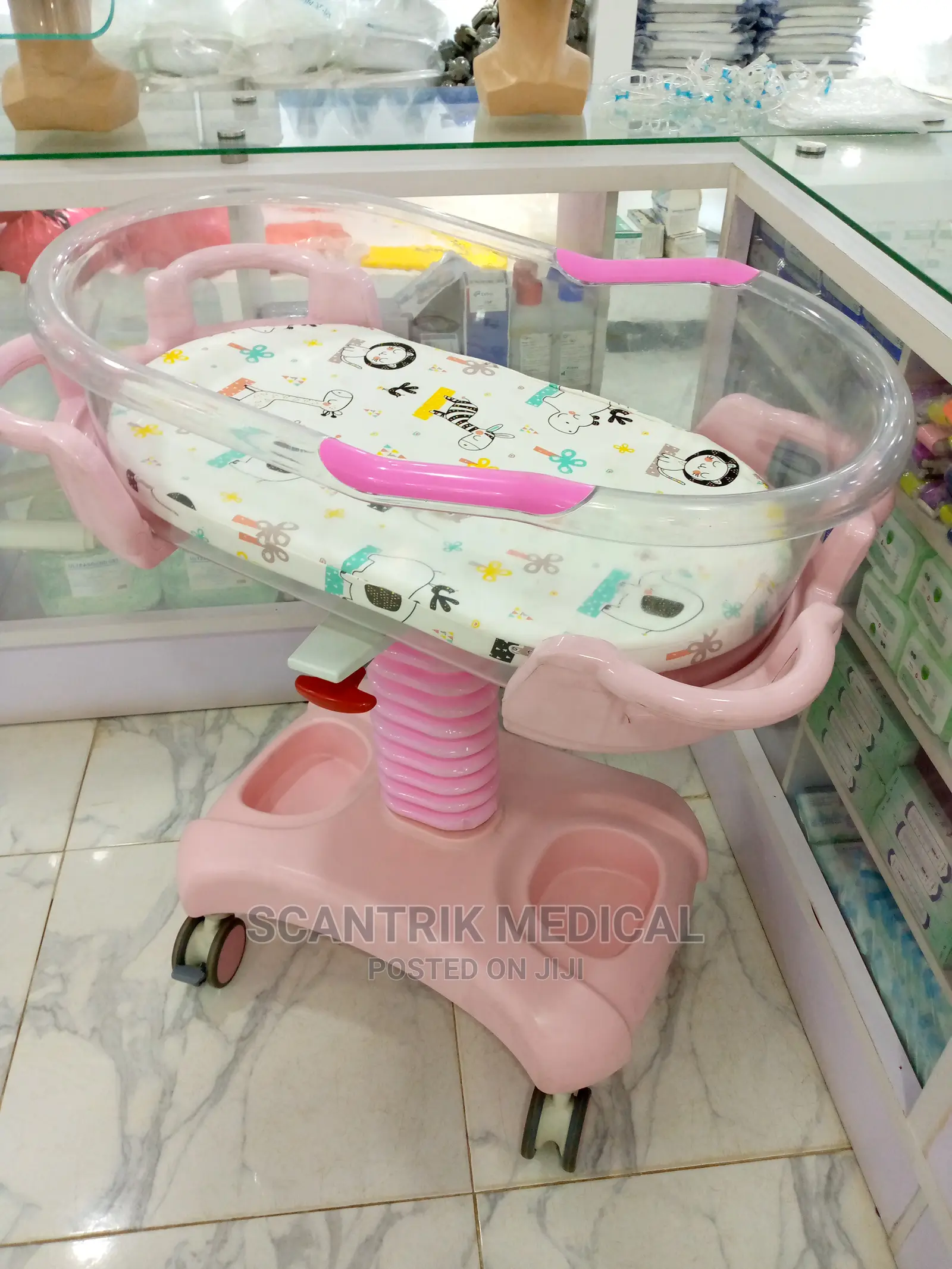 Hospital Baby Trolley \ New Born Baby Trolley With Height in Ikwerre Medical Supplies