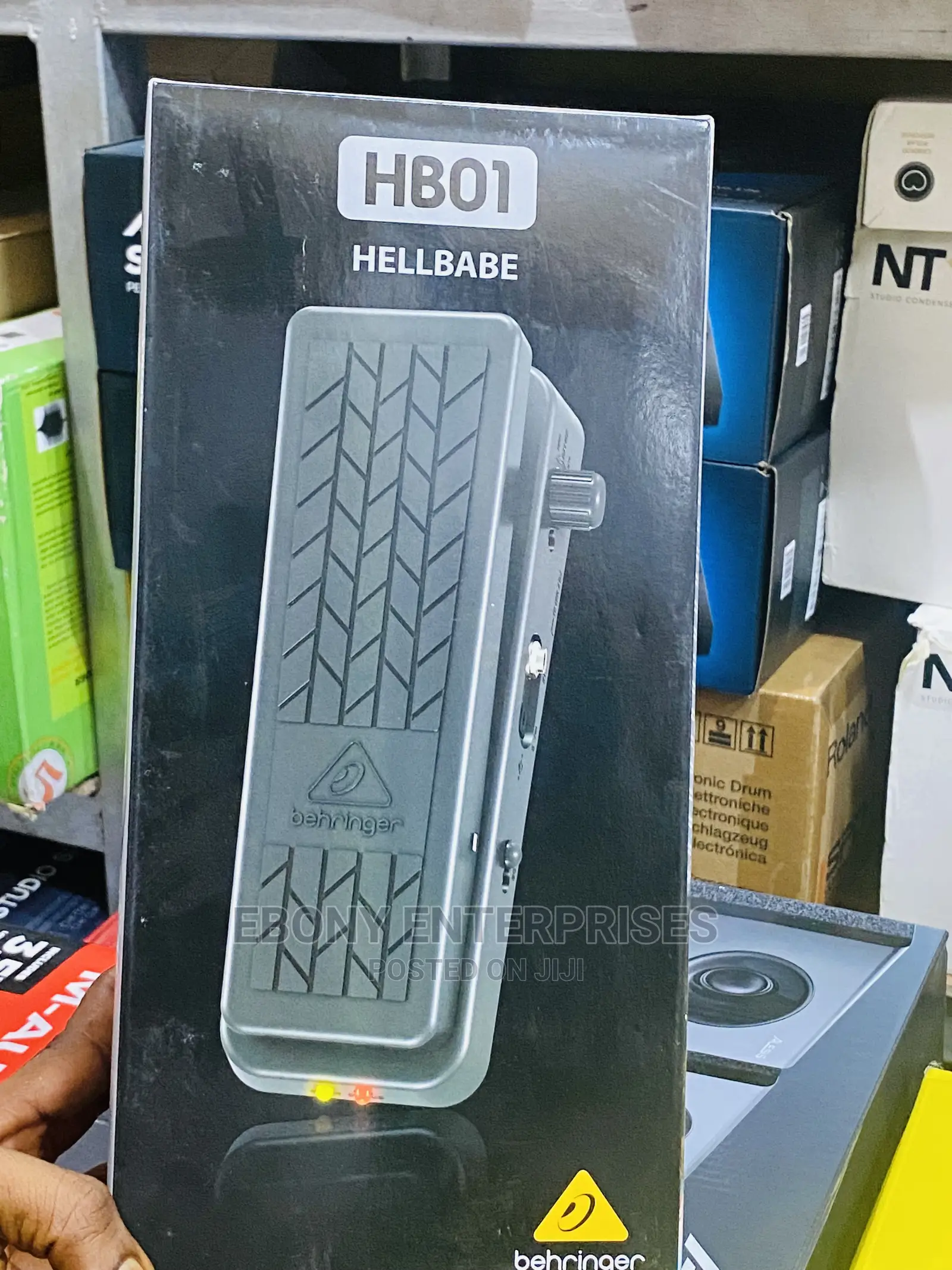 Behringer Sustain Pedal Hellbabe HB01 in Ojo Musical Instruments