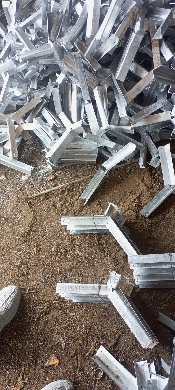 YAngle; Barb Wire Hanger in Lekki Building Materials, Bolarinwa