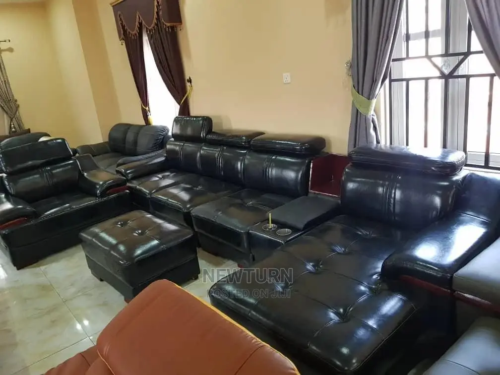 Imported L Shaped Black Leather Sofas Chair. in Lagos Island (Eko) Furniture, Newturn Interior