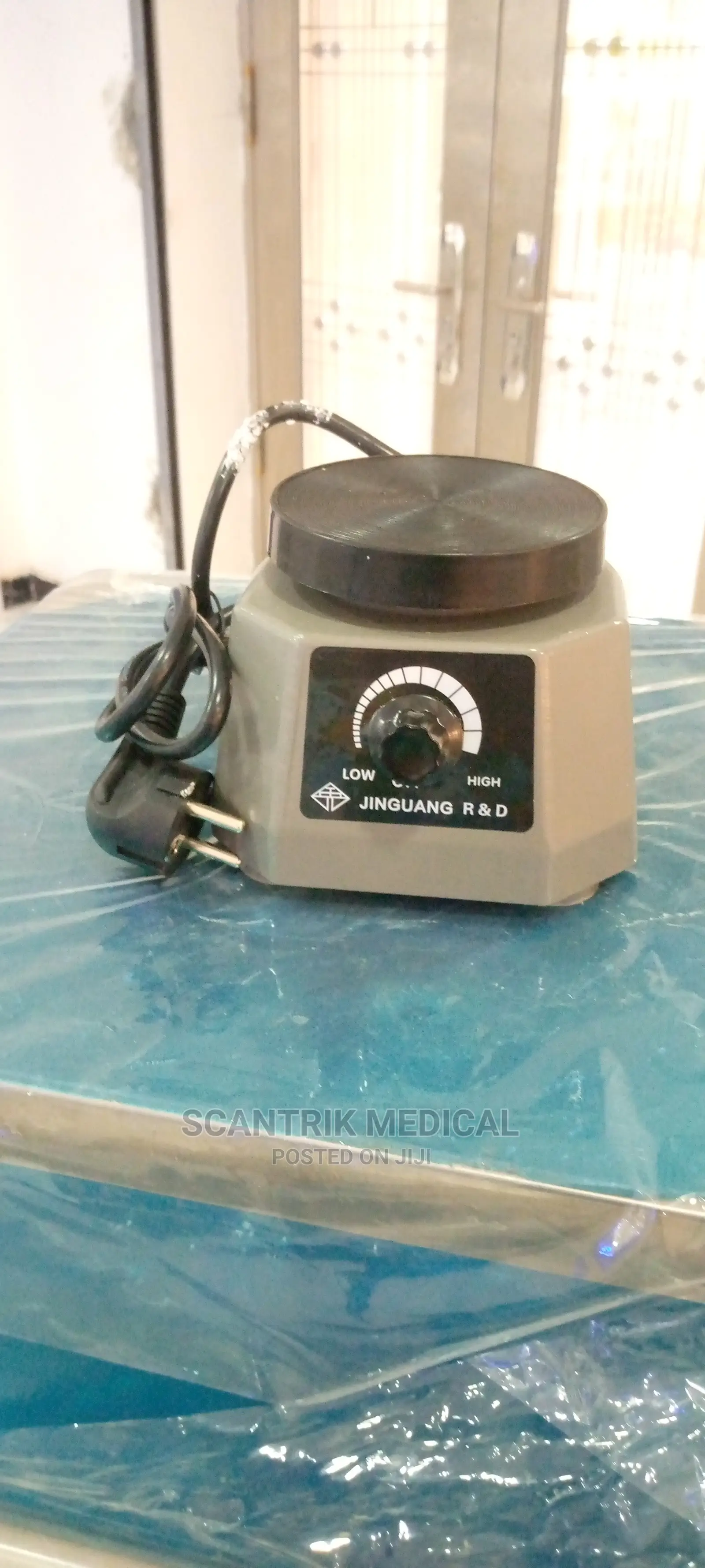 Dental Laboratory Round Vibrator Gypsum Mixing Machine in Yaba