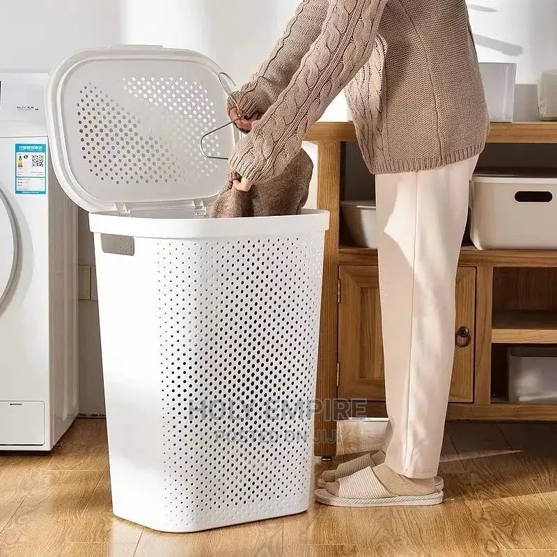 Large Plastic Laundry Basket With Cover in Lagos Island (Eko) Home